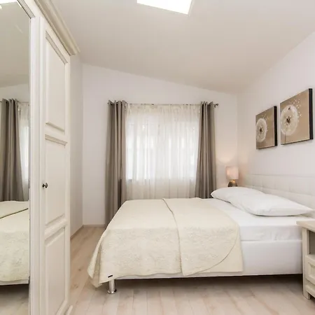With A Parking Space - 23459 شقة