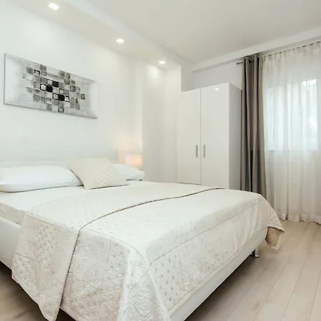 Appartement With A Parking Space - 23459 Zadar