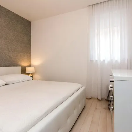 Appartement With A Parking Space - 23459 Zadar